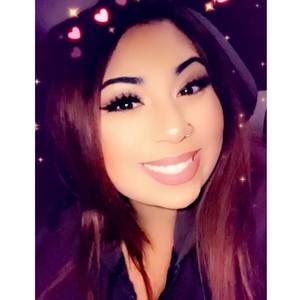 Meet your Posher, Yesenia